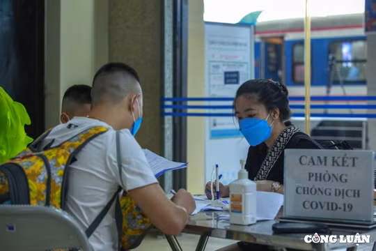 Hành khách đi tàu phải khai báo thông tin khi di chuyển