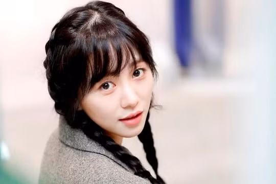 Nữ ca sĩ Mina (AOA) tự tử
