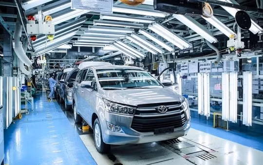 Nghiên cứu giảm 50% lệ phí trước bạ ô tô sản xuất, lắp ráp trong nước
