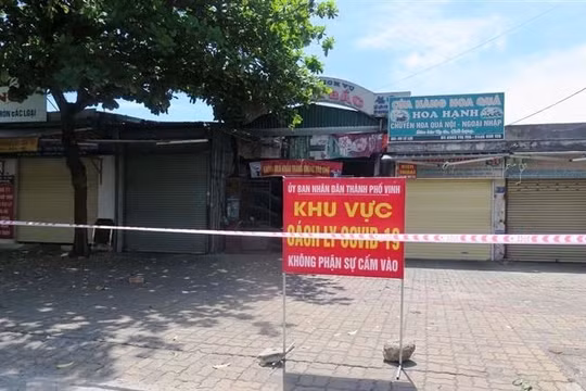 Ổ dịch Chợ đầu mối diễn biến phức tạp, TP Vinh cách ly xã hội theo Chỉ thị 16 từ ngày 17/8