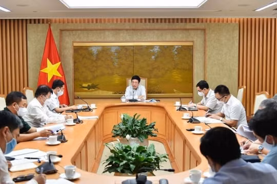 Đẩy nhanh đàm phán mua các loại thuốc điều trị bệnh nhân COVID-19, giảm tối đa tỷ lệ tử vong
