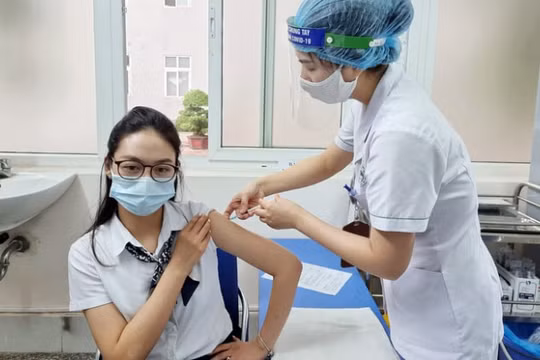 Bộ Y tế nghiêm cấm thu tiền, nhận "bồi dưỡng" từ tiêm chủng vaccine COVID-19