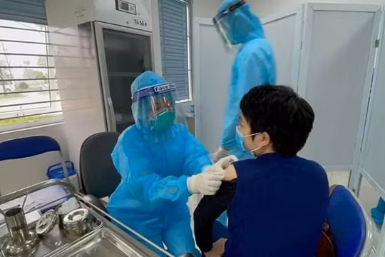 Tiêm vaccine Covid-19 mũi 2 quá thời gian có bị giảm tác dụng?