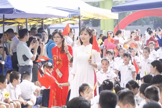 Bộ Giáo dục & Đào tạo yêu cầu tuyệt đối không để xảy ra tình trạng “lạm thu” đầu năm học