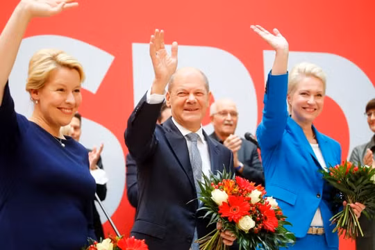 SPD của Đức tìm kiếm liên minh ba bên để kế nhiệm thủ tướng Merkel