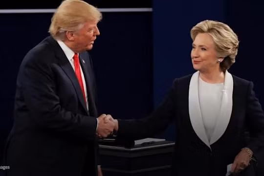 Bà Hillary dự đoán ông Trump ra tranh cử năm 2024 và 'đặt dấu chấm hết cho nền dân chủ'
