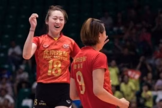 VĐV bóng chuyền Trung Quốc xinh như mộng bất ngờ giải nghệ sớm