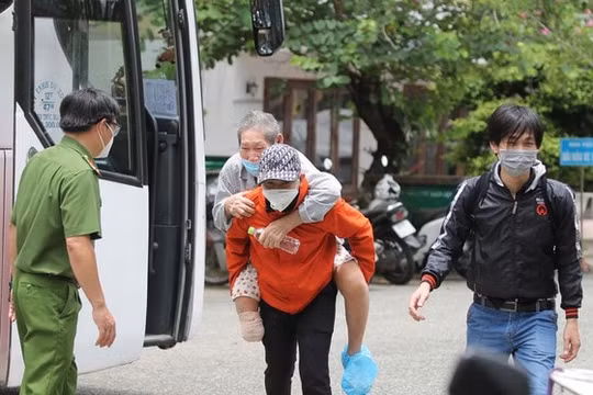 TP. HCM: Chuyển 2.000 người dân từ nhà trọ lụp xụp vào nhà nghỉ, chung cư để phòng chống Covid-19