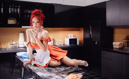 MV của BigDaddy và Emily tự do, phóng túng đến "dung tục"