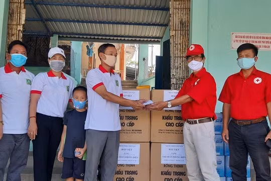 Thừa Thiên Huế: Nhiều tổ chức, cá nhân chung tay giúp người dân vượt qua dịch bệnh