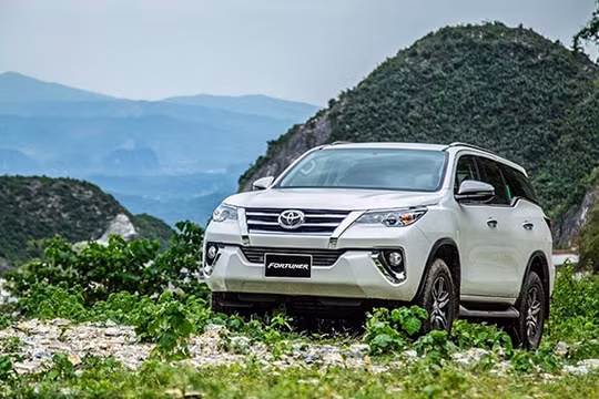 Toyota Việt Nam triệu hồi hơn 11 nghìn xe bị lỗi bơm nhiên liệu