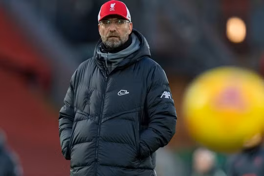 Thất bại thảm trước Burnley, HLV Klopp không dám nghĩ về ngôi vô địch