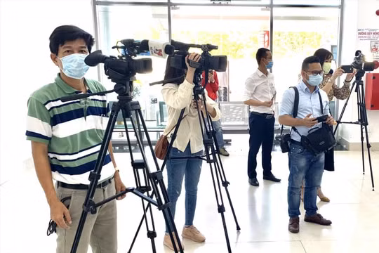 Bài 1: Chú trọng đạo đức, thực hiện ngày càng nền nếp, đem lại hiệu quả rõ rệt