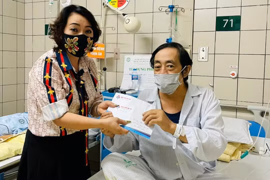 Nghệ sĩ Giang Còi nhập viện vì sức khỏe chuyển biến xấu