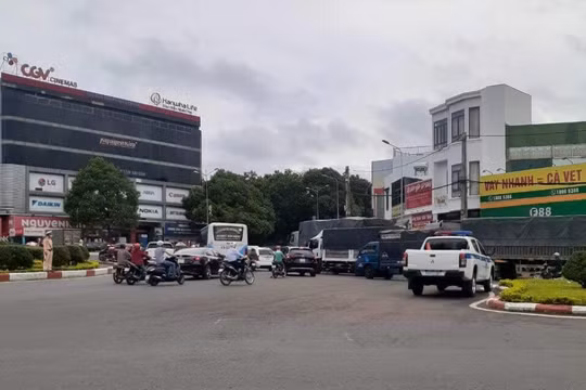 Đắk Lắk: Xe máy va chạm với xe tải, 1 người tử vong
