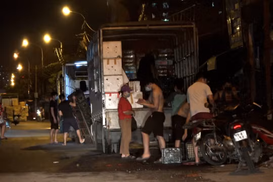 Tập trung giao dịch hàng hóa - Cảnh báo nguy cơ lây nhiễm cao