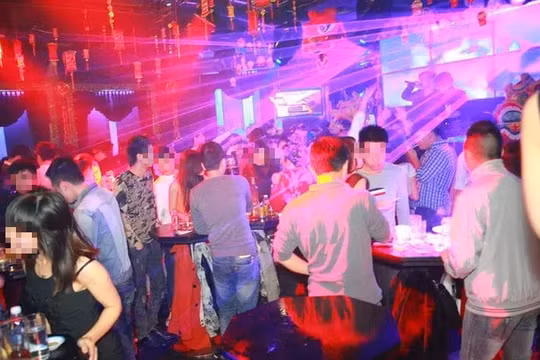 Hà Nội yêu cầu tạm dừng karaoke, quán Bar, vũ trường, Game từ 0h00 ngày 30/4/2021