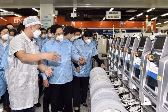 Tiếp cận, xây dựng các biện pháp để khôi phục sản xuất kinh doanh theo diễn biến của dịch