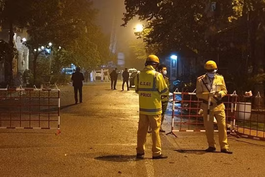 Hải Phòng: Chuyển 2 bệnh nhân dương tính Covid-19 lên Hà Nội để điều trị