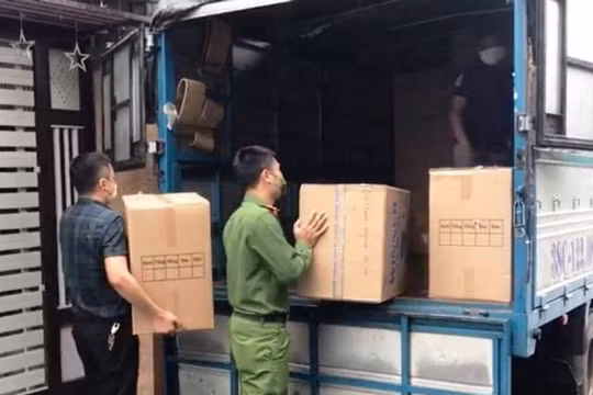 Mua lượng lớn hàng vật tư y tế không rõ nguồn gốc về bán kiếm lời