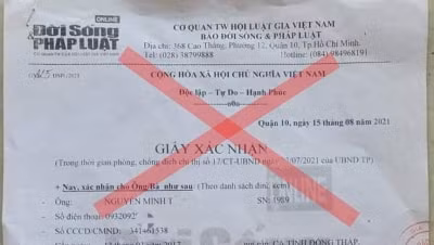 Khởi tố nhóm người làm giả giấy xác nhận báo chí, giấy đi đường