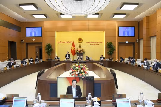 Uỷ ban Thường vụ Quốc hội xem xét, cho ý kiến việc sửa đổi Nghị quyết 524/2012/UBTVQH13