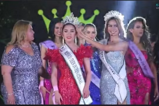 Bella Vũ Huyền Diệu lộng lẫy đăng quang Miss Eco Teen International 2021