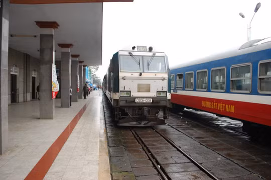 Hà Nội lên cấp độ 2: Nhà ga, bến xe tăng cường chống dịch thế nào?