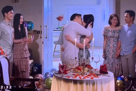 Tranh luận xung quanh kết phim 'Hướng dương ngược nắng'