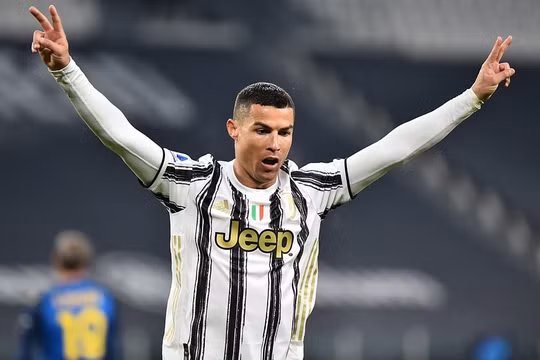 Siêu sao Ronaldo liệt kê danh hiệu
