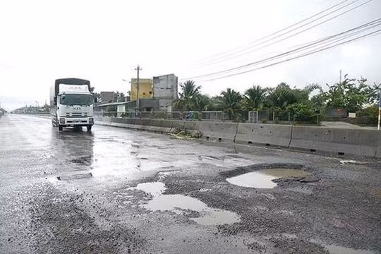 Sẽ tạm dừng thu phí nếu nhà đầu tư BOT để đường hư hỏng