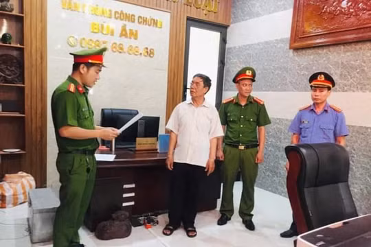 Quảng Nam: Bắt giữ trưởng phòng công chứng liên quan vụ làm giả sổ đỏ