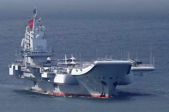 Tàu sân bay Trung Quốc và 5 tàu chiến đi qua Okinawa ra Thái Bình Dương