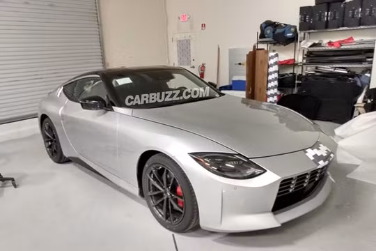 Xe thể thao Nissan Z bị lộ hình ảnh thực tế
