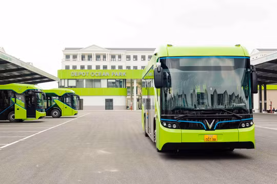VinBus chính thức vận hành xe buýt điện thông minh đầu tiên tại Việt Nam