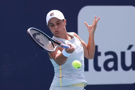 Tay vợt Ashleigh Barty thẳng tiến vào vòng 3 giải Volvo Car 2021