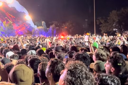 8 người chết do giẫm đạp tại lễ hội âm nhạc Astroworld ở Mỹ