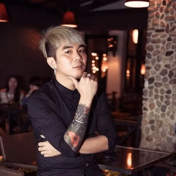 Khánh Đơn bất ngờ khi bài hát 'Dưới quê vui hơn' gây sốt mạng xã hội Mỹ