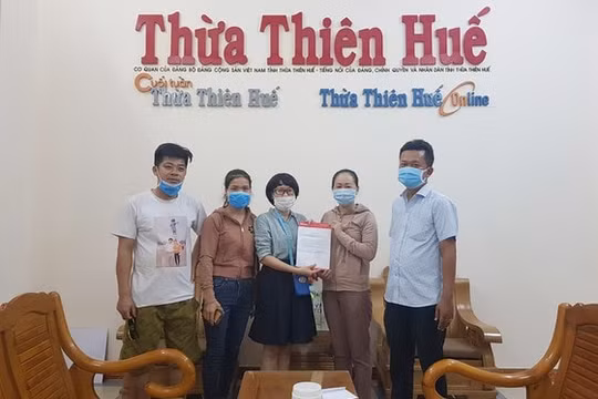 Chương trình Quỹ Sen Xanh của Báo Thừa Thiên Huế đến với người dân các khu vực bị phong tỏa ở TP. HCM