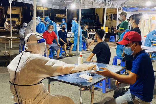 Hội Nhà báo TP. HCM kêu gọi hỗ trợ lực lượng tuyến đầu chống dịch