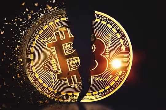 Nhà đầu tư bán tháo ồ ạt, Bitcoin rơi tự do, "thủng" mốc 40.000 USD