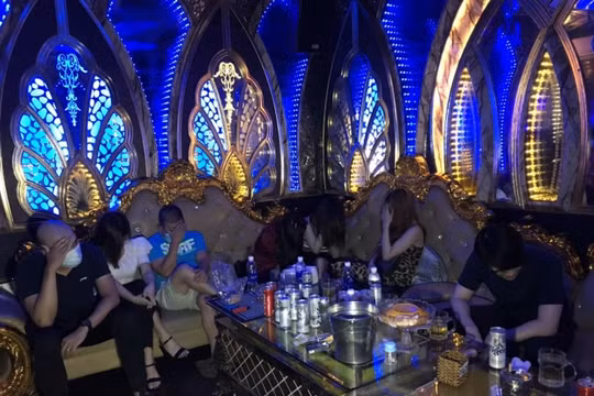Cà Mau: Đề nghị xử lý chủ cơ sở karaoke vi phạm phòng, chống dịch Covid-19