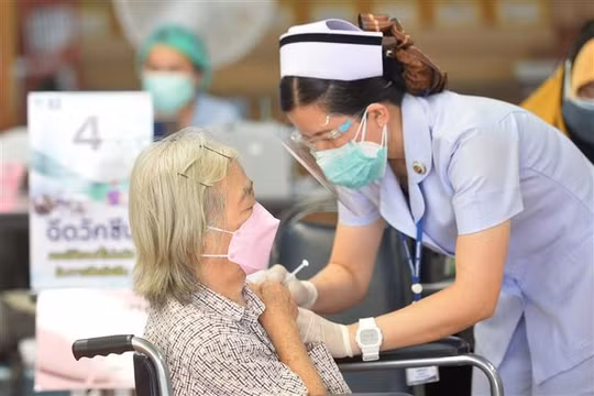 Ngày 31/7, Thái Lan ghi nhận số ca COVID-19 mới và ca tử vong cao kỷ lục