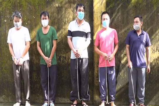 Khởi tố “ông trùm” đường dây cá độ bóng đá và ghi số đề