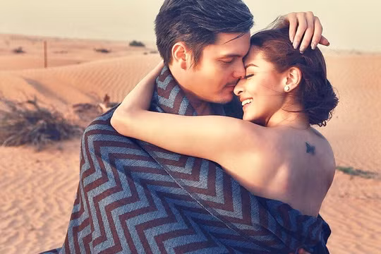 "Mỹ nhân đẹp nhất Philippines" kỷ niệm bảy năm ngày cưới