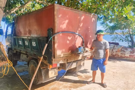Quảng Bình: Dân “khát nước” sinh hoạt do nguồn cung bị nhiễm mặn, phèn