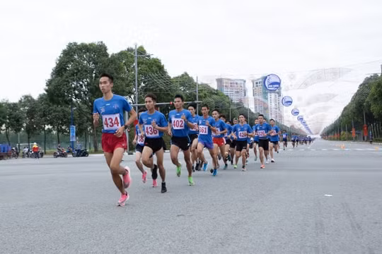 Number 1 Active và 8.000 người tham gia Giải Việt dã chào năm mới 2021