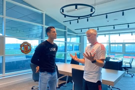 Ronaldo yêu cầu Solskjaer thay đổi lối chơi