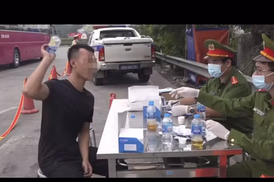 Phát hiện 3 trường hợp lái xe dương tính với ma túy trên cao tốc chỉ trong 1 giờ kiểm tra