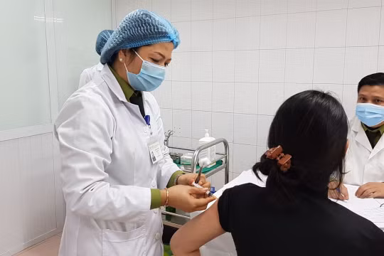Tỉnh Đồng Tháp bắt đầu tiến hành tiêm vắc xin AstraZeneca